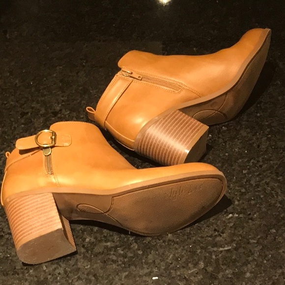 ‼️SOLD‼️ Style & Co Onyaa Tan Block-Heel Booties - Picture 4 of 11